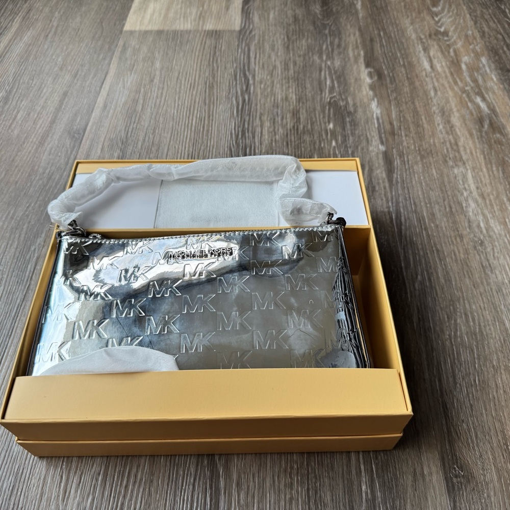 Michael Kors Jet Set Patent Logo Debossed Pochette and Gift Card Set